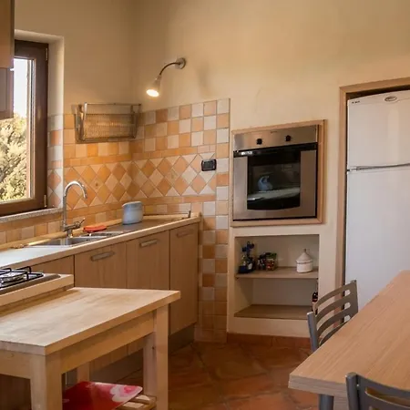 Casa Delle Bouganville كالا غونوني